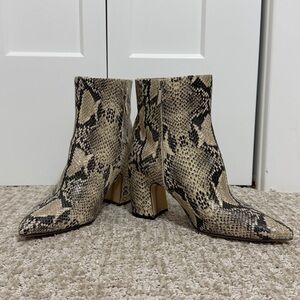 Sam Edelman Snakeskin Block Heel Ankle Boots 9.5 Pointed Toe Chic Fall